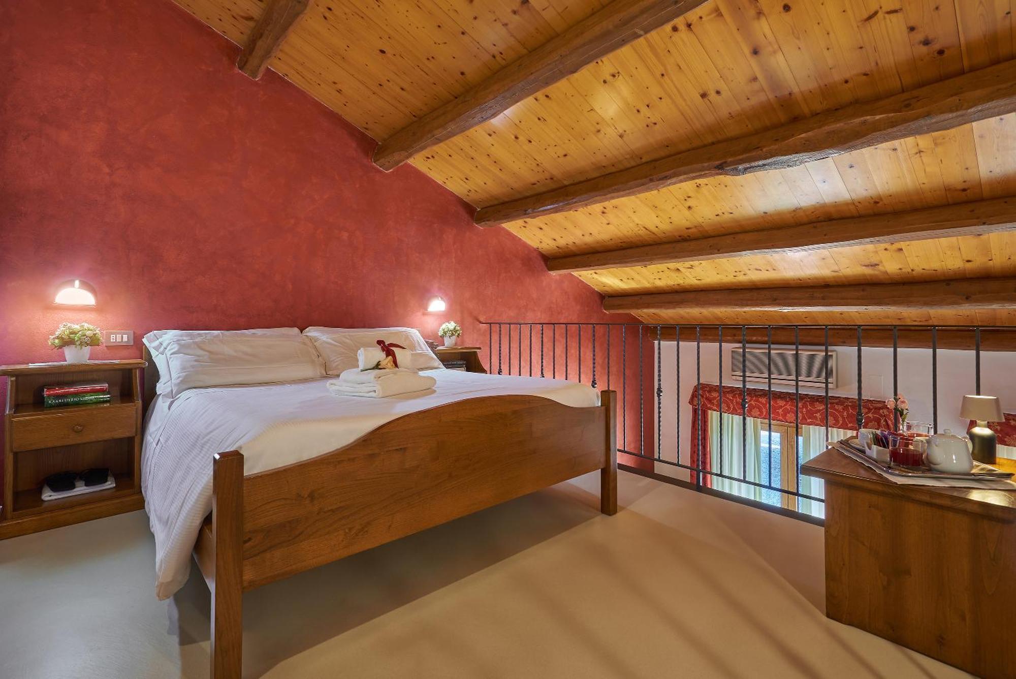 Casanova - Panoramic Rooms And Suites Сан-Куйрико-д'Орча Экстерьер фото